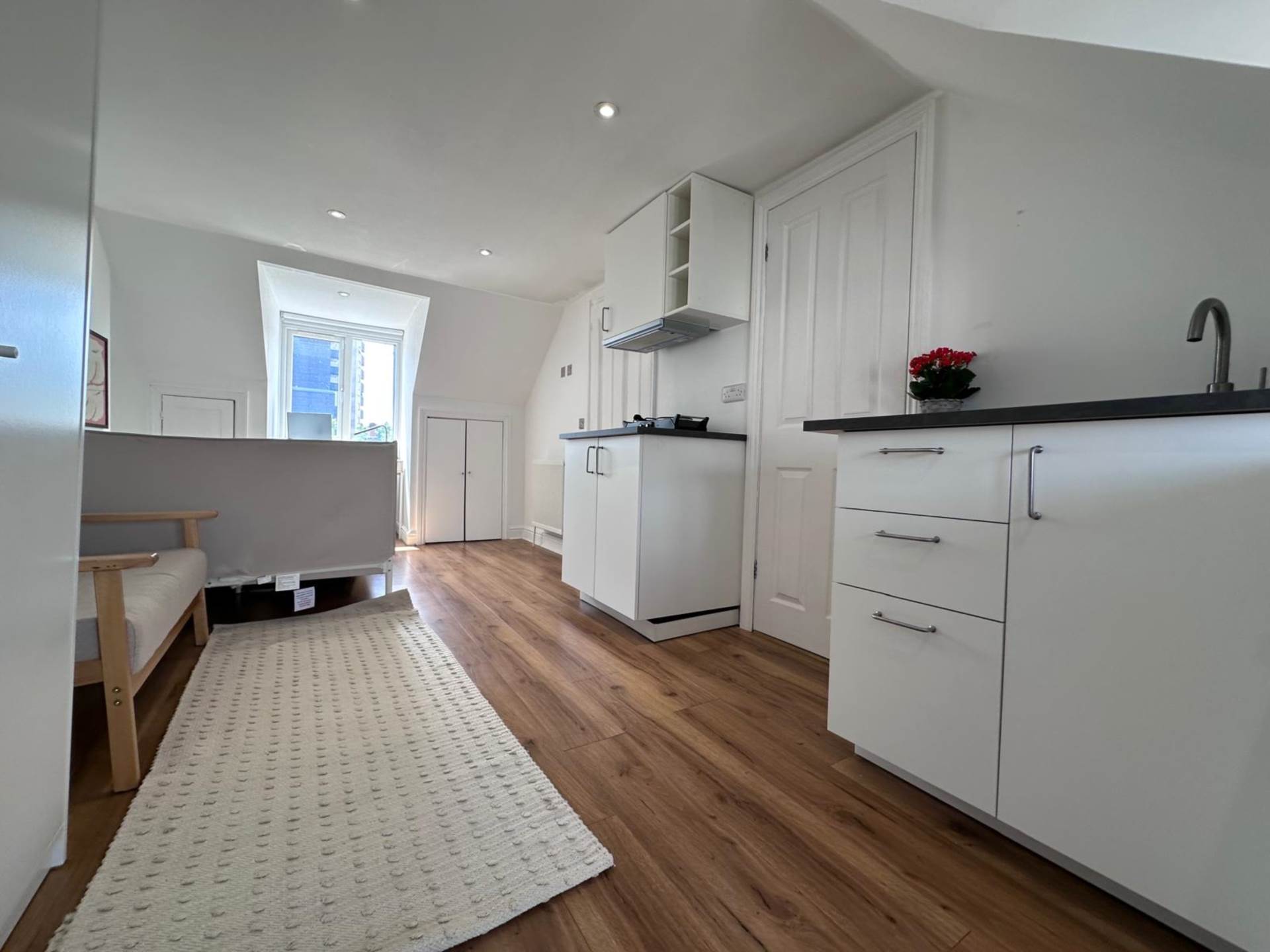 Gordon Road, London, Image 1