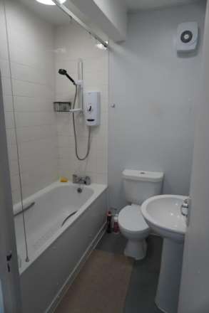 Askew Road, London, Image 5