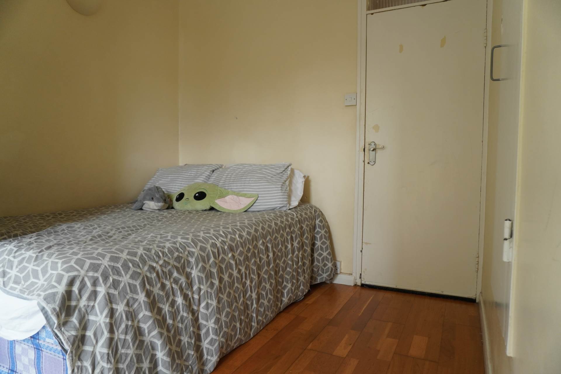 Scotts Court, Scotts Road, London, Image 4