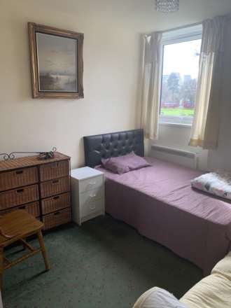Greenlaw Court, London, Image 10