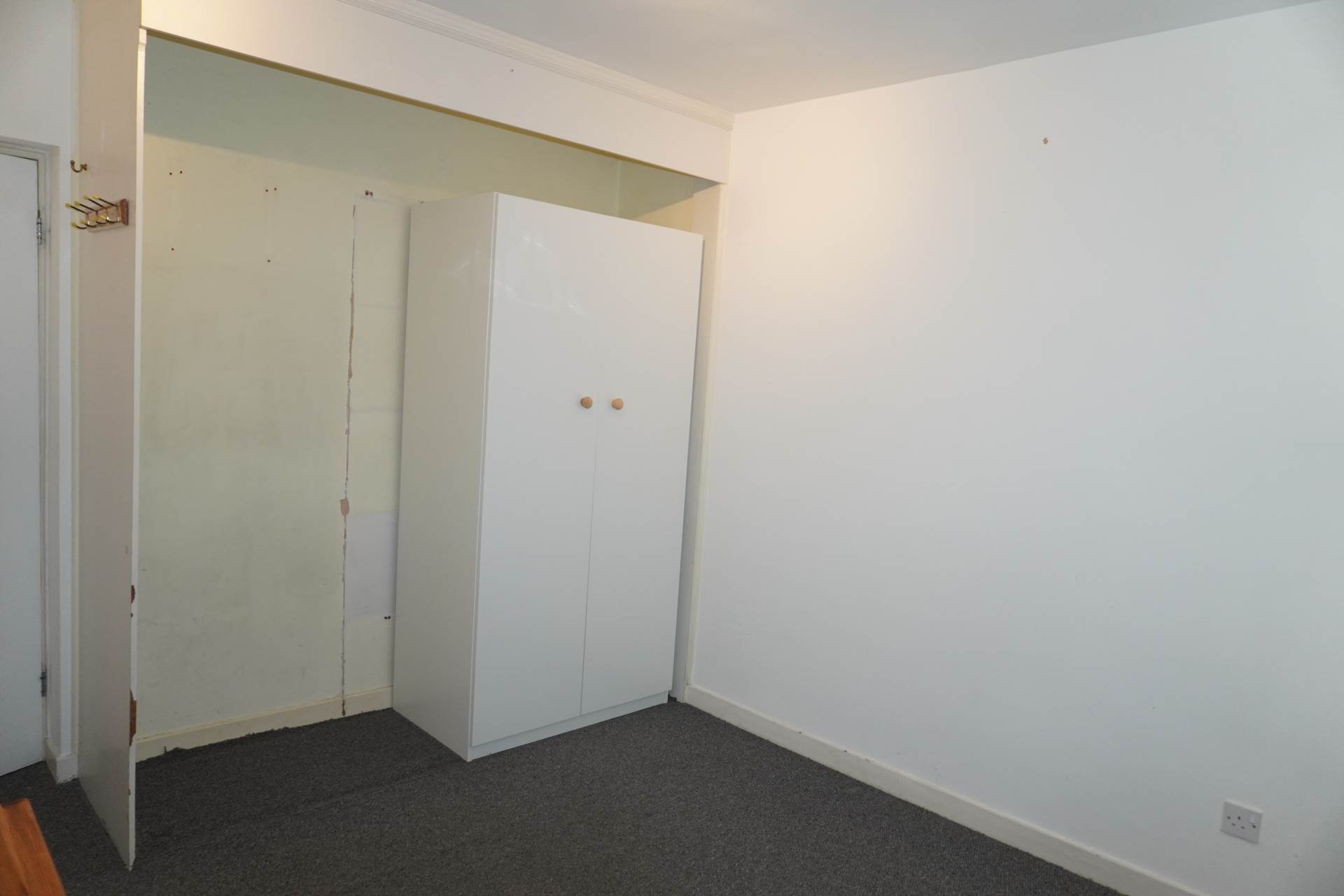 Greenlaw Court, London, Image 13