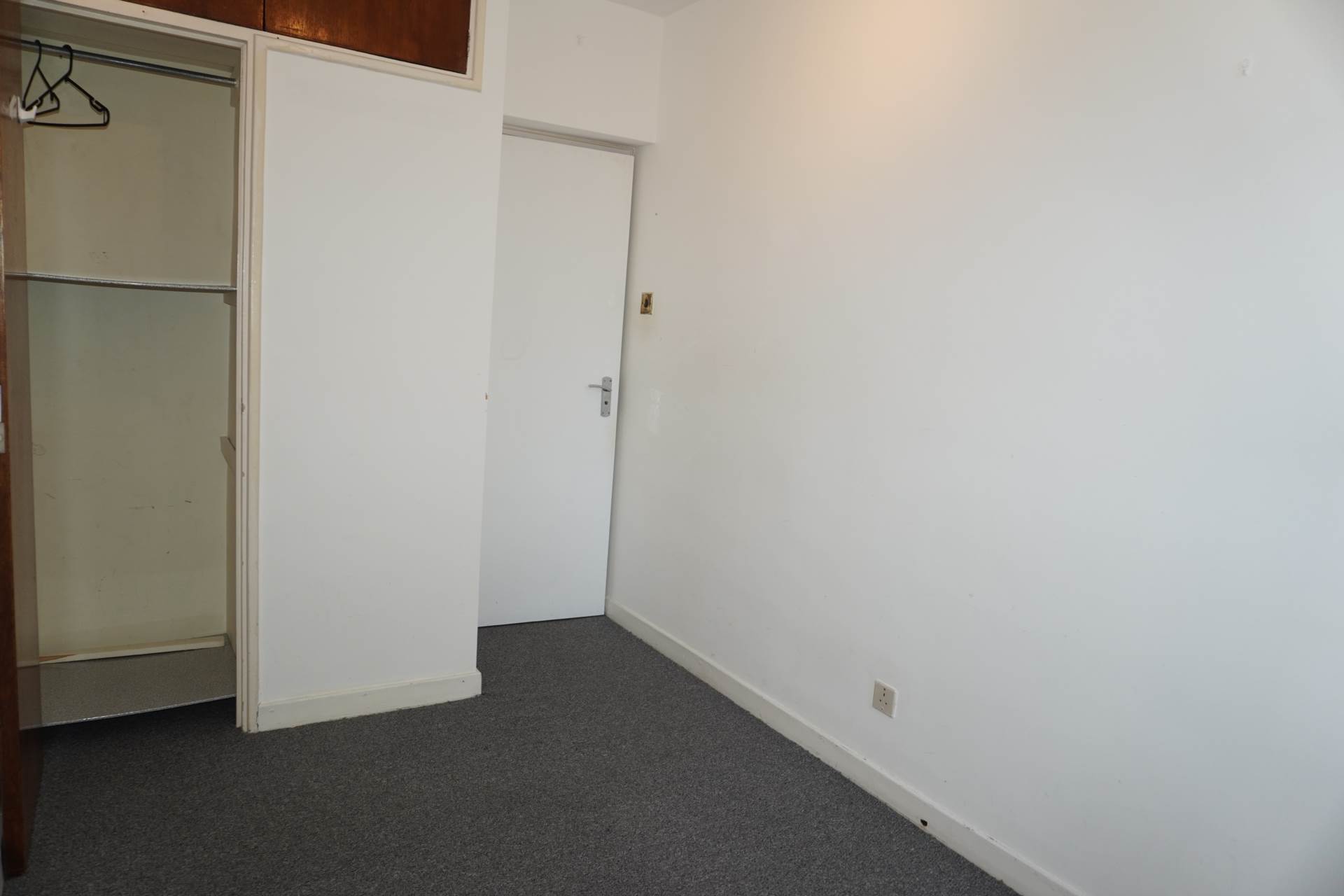 Greenlaw Court, London, Image 9