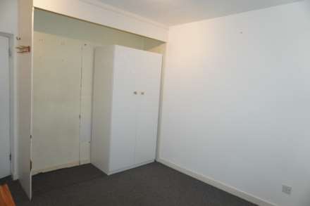 Greenlaw Court, London, Image 13