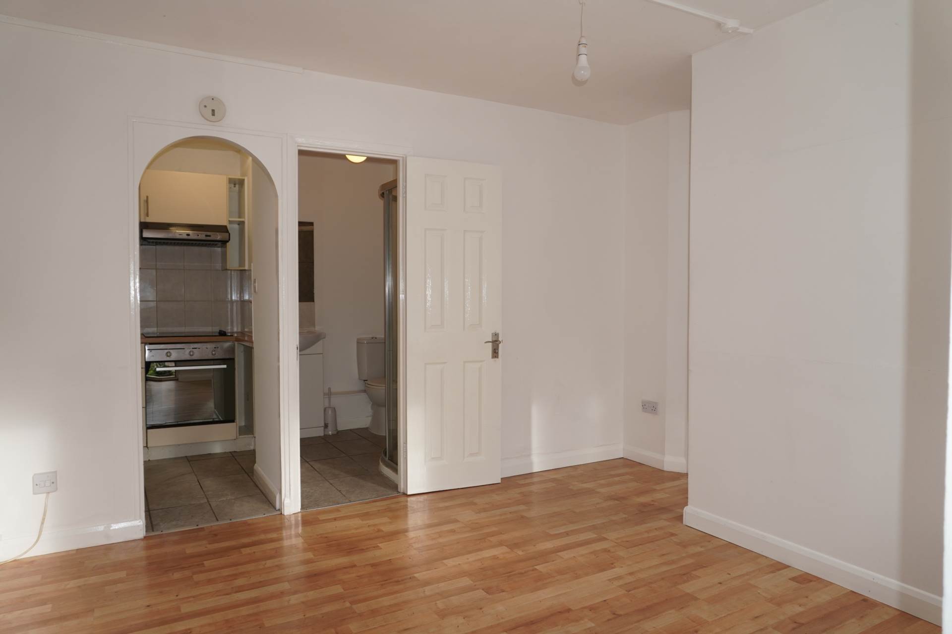 Corris Green, London, Image 2