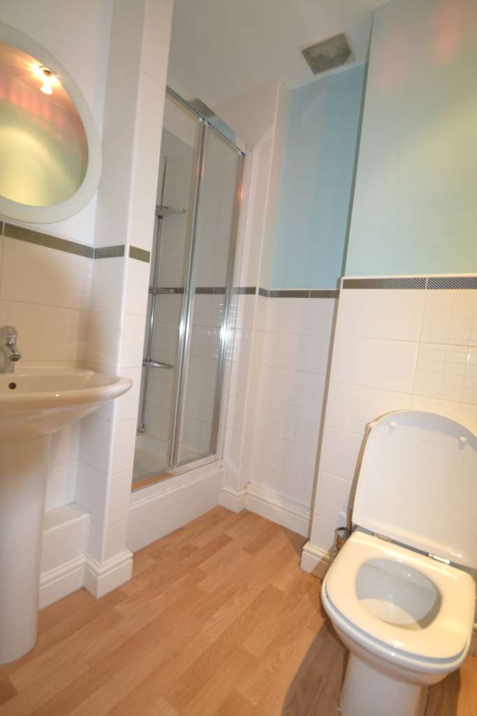 Kingsleigh Close, Brentford, Image 6