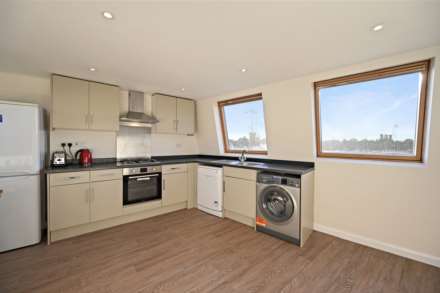 Townmead Road, Fulham, London SW6 2SR, Image 2