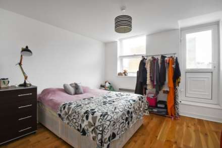 Uxbridge Road, Shepherds Bush, London W12 0NP, Image 4