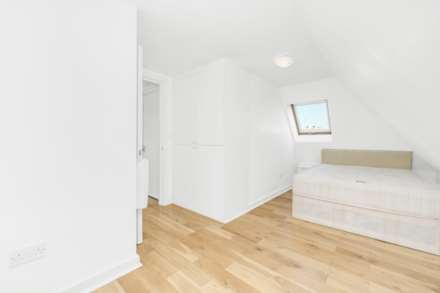 Uxbridge Road, Shepherds Bush, London, W12 0NP, Image 5