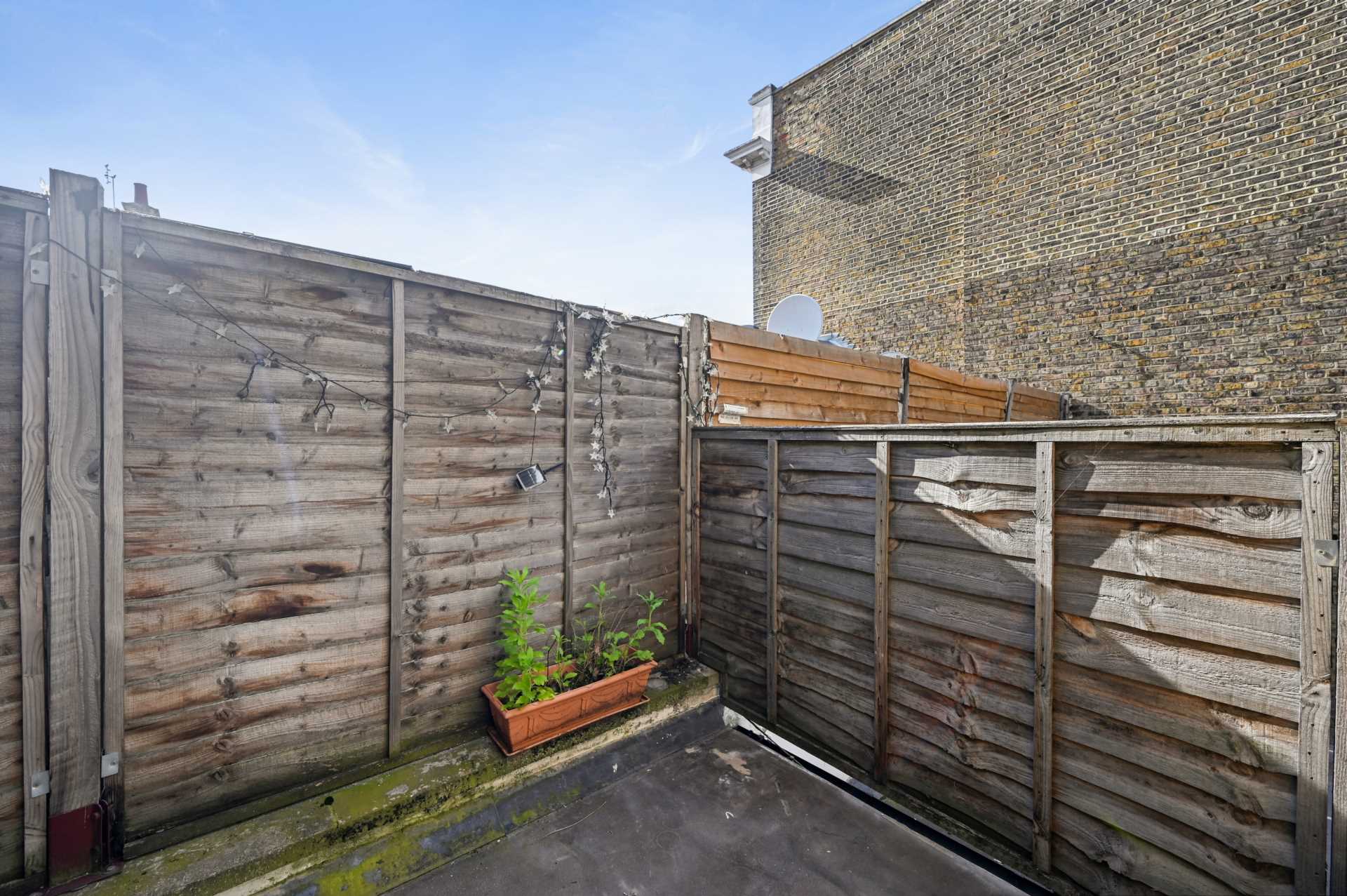 Uxbridge Road, Shepherds Bush London W12 0NP, Image 2