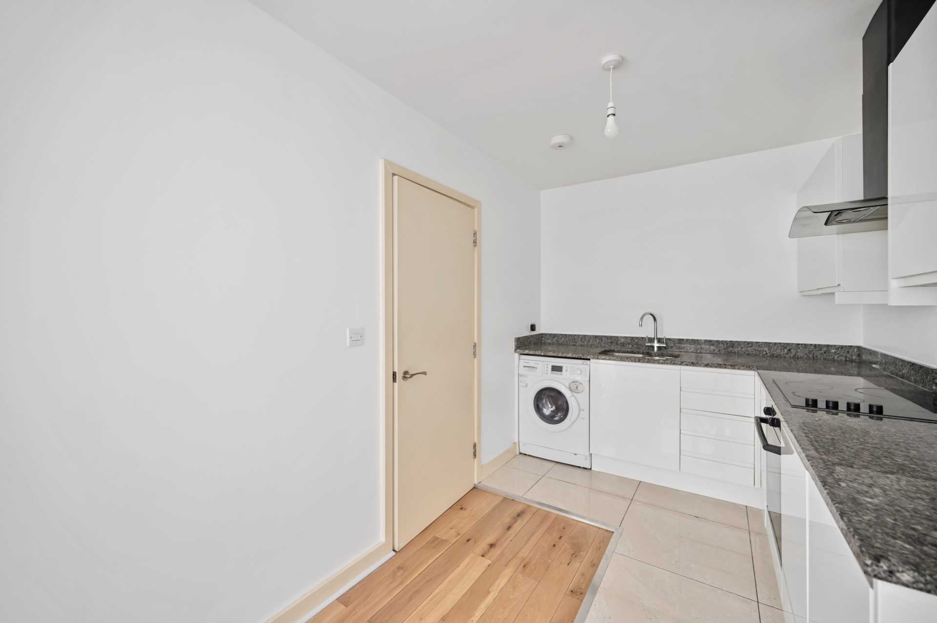 Uxbridge Road, Shepherds Bush London W12 0NP, Image 4