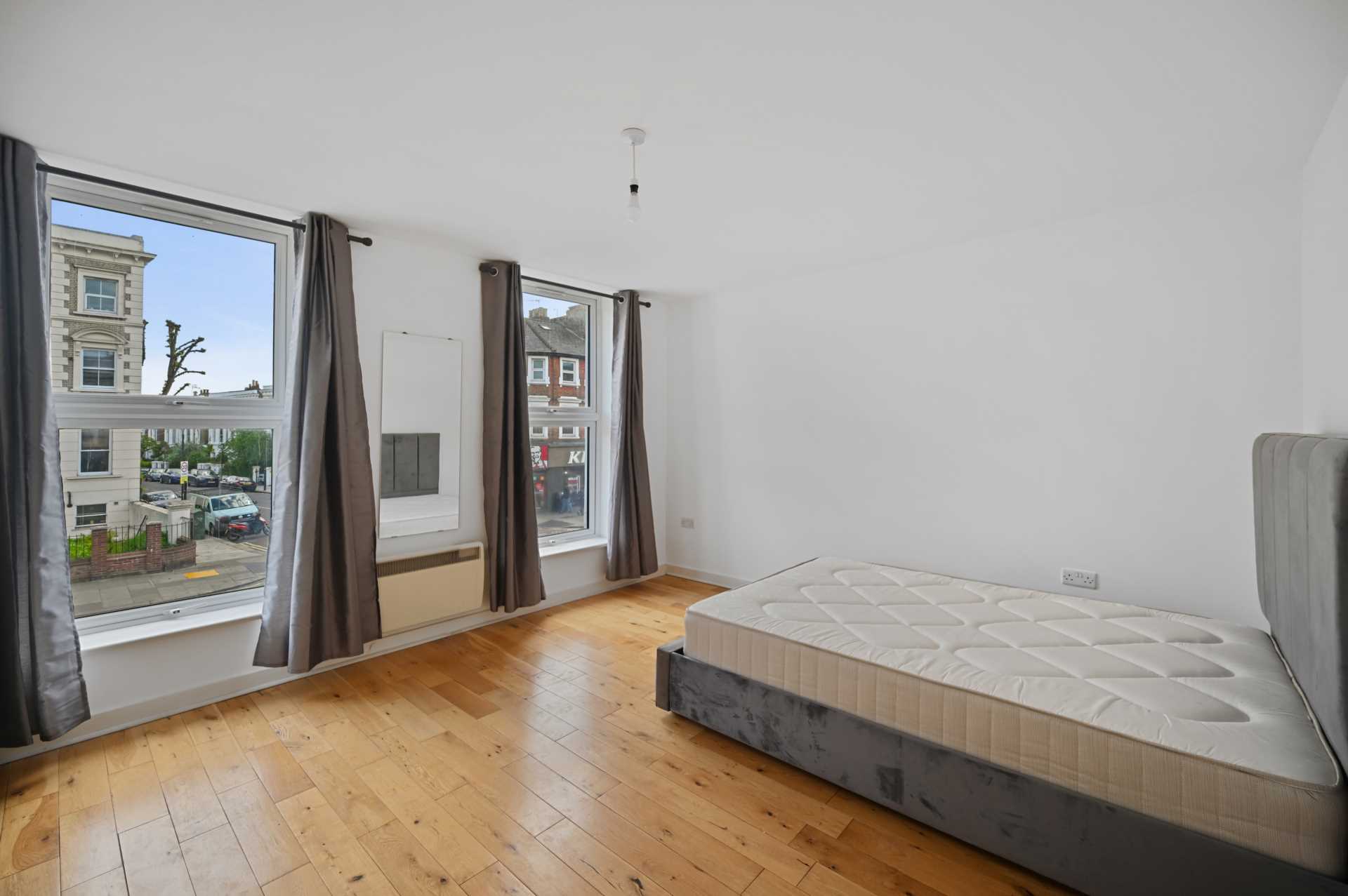 Uxbridge Road, Shepherds Bush London W12 0NP, Image 9