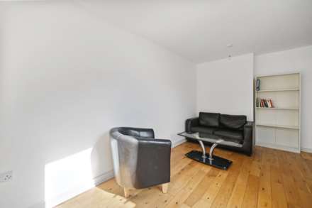 Uxbridge Road, Shepherds Bush London W12 0NP, Image 7