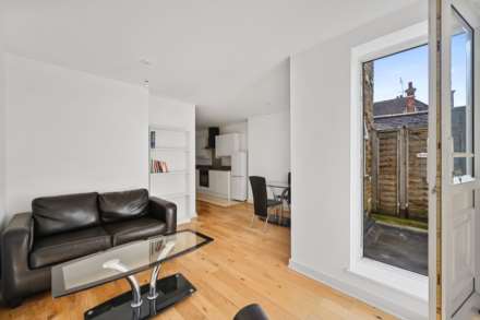 Uxbridge Road, Shepherds Bush London W12 0NP, Image 8