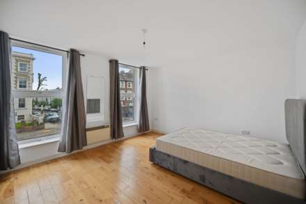 Uxbridge Road, Shepherds Bush London W12 0NP, Image 9