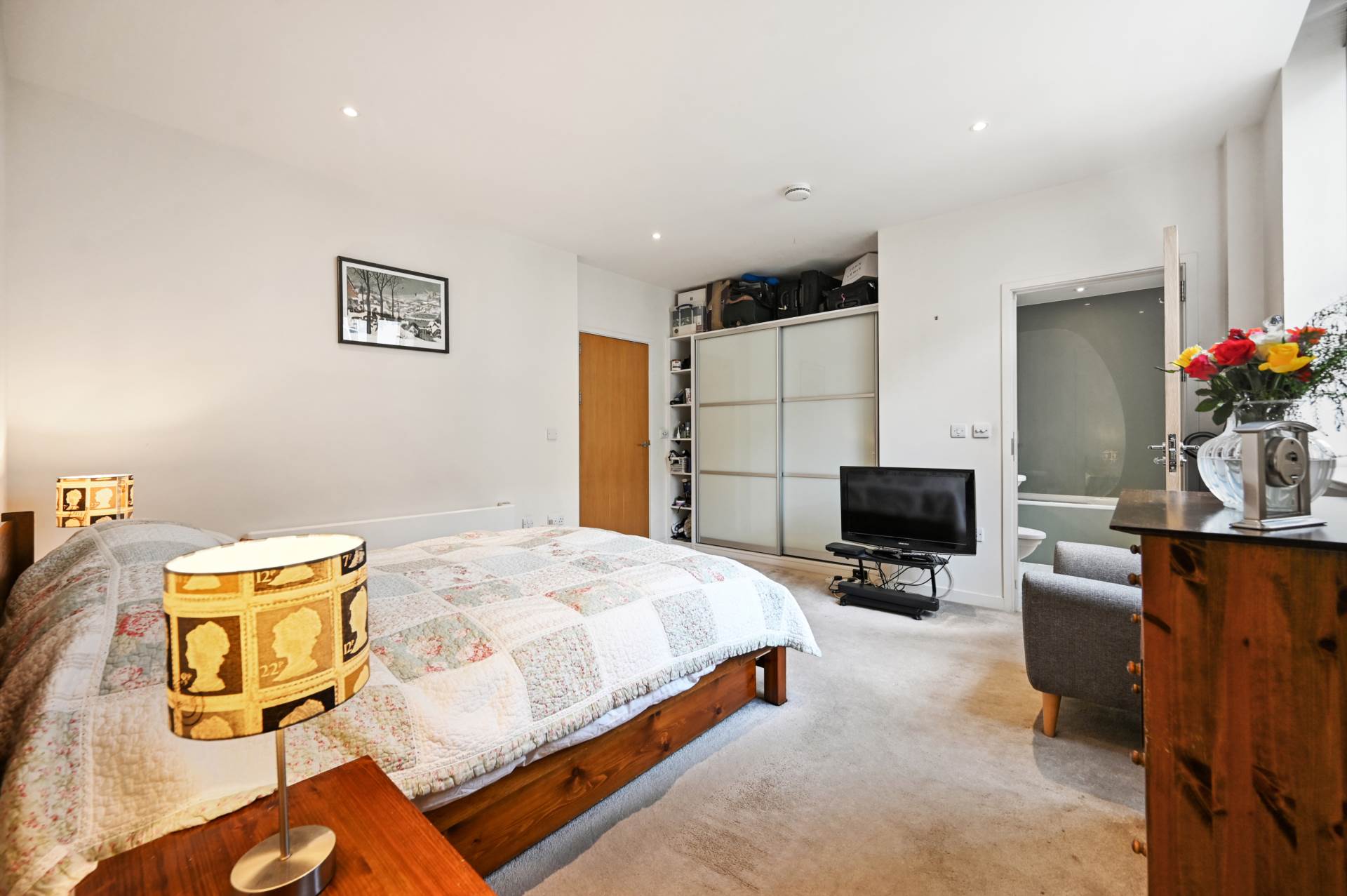 Bromyard Avenue, East Acton, London W3 7BS, Image 3