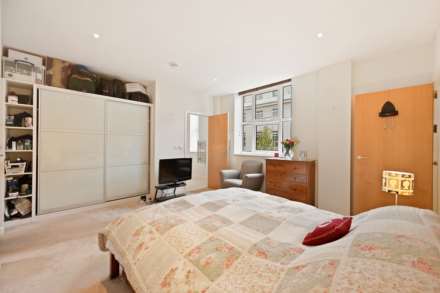 Bromyard Avenue, East Acton, London W3 7BS, Image 4