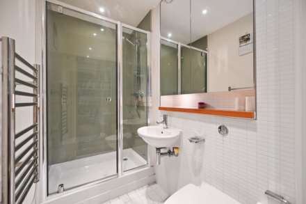 Bromyard Avenue, East Acton, London W3 7BS, Image 5