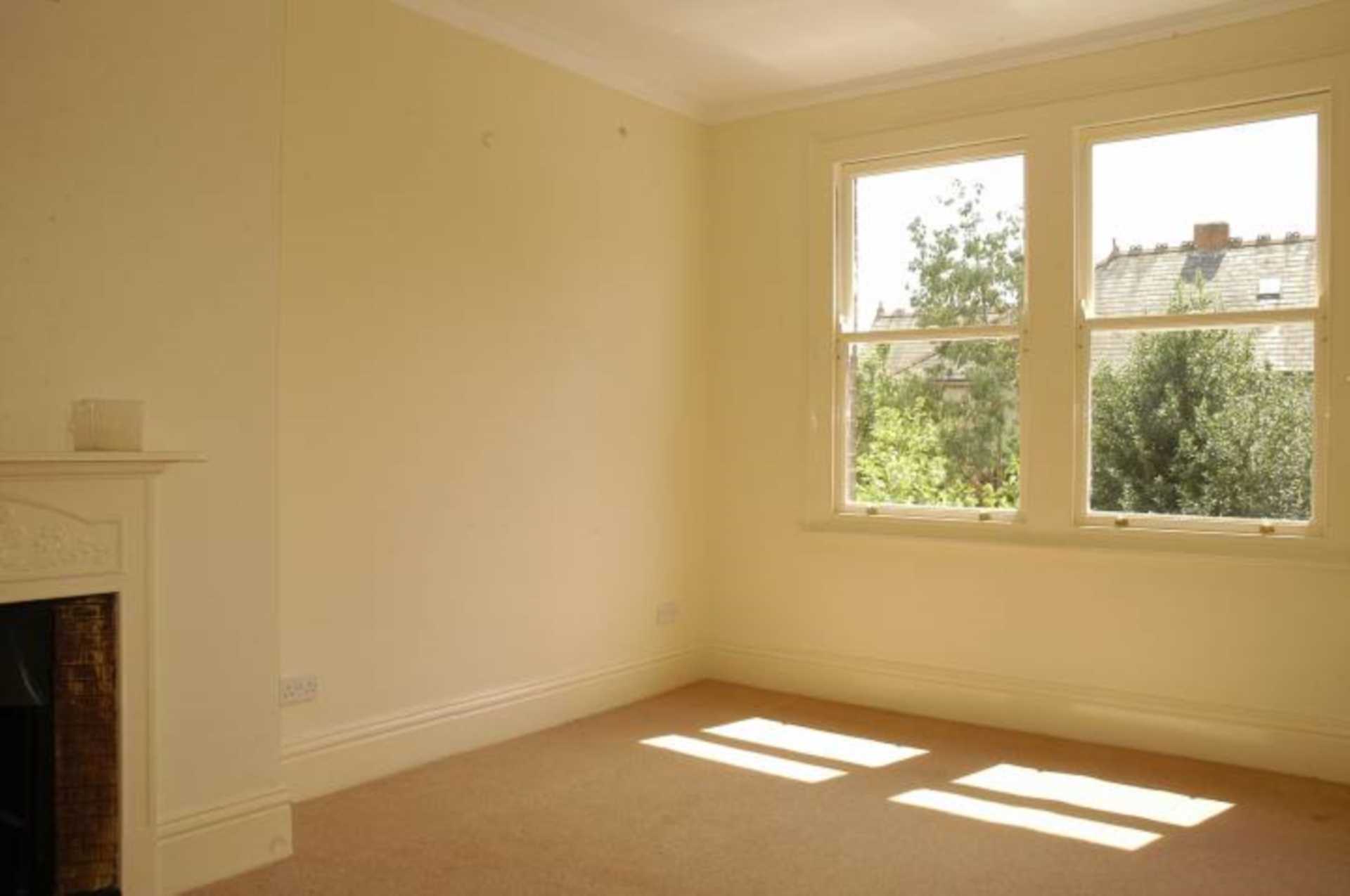 Oakley Avenue, Ealing, W5 3SD, Image 2