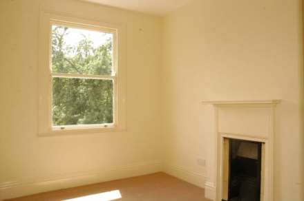 Oakley Avenue, Ealing, W5 3SD, Image 8