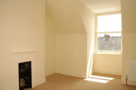Oakley Avenue, Ealing, W5 3SD, Image 9