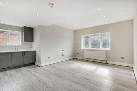 St. Dunstans Avenue, Acton, W3 6QL, Image 6