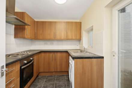 2 Bedroom Flat, Lillie Road, Fulham, London SW6 7PA