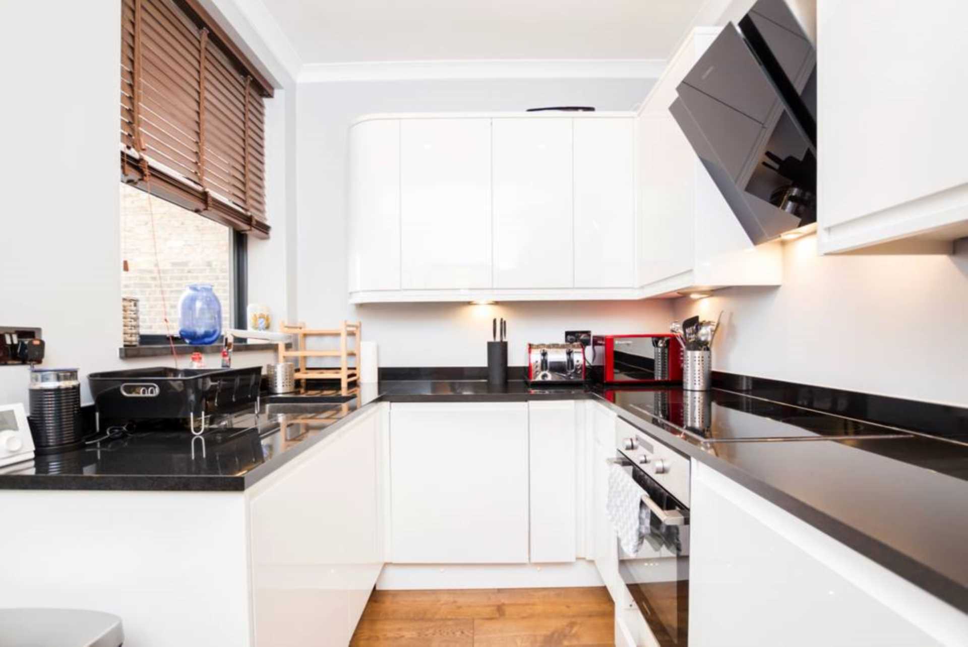 Uxbridge Road, Shepherds Bush, London W12 7JA, Image 7