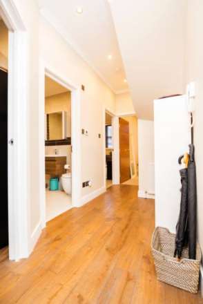Uxbridge Road, Shepherds Bush, London W12 7JA, Image 15