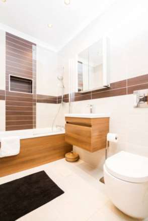 Uxbridge Road, Shepherds Bush, London W12 7JA, Image 16