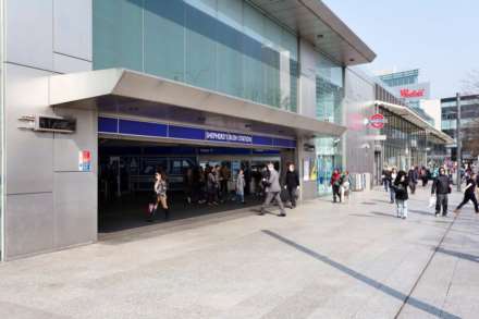 Uxbridge Road, Shepherds Bush, London W12 7JA, Image 20