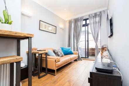 Uxbridge Road, Shepherds Bush, London W12 7JA, Image 5