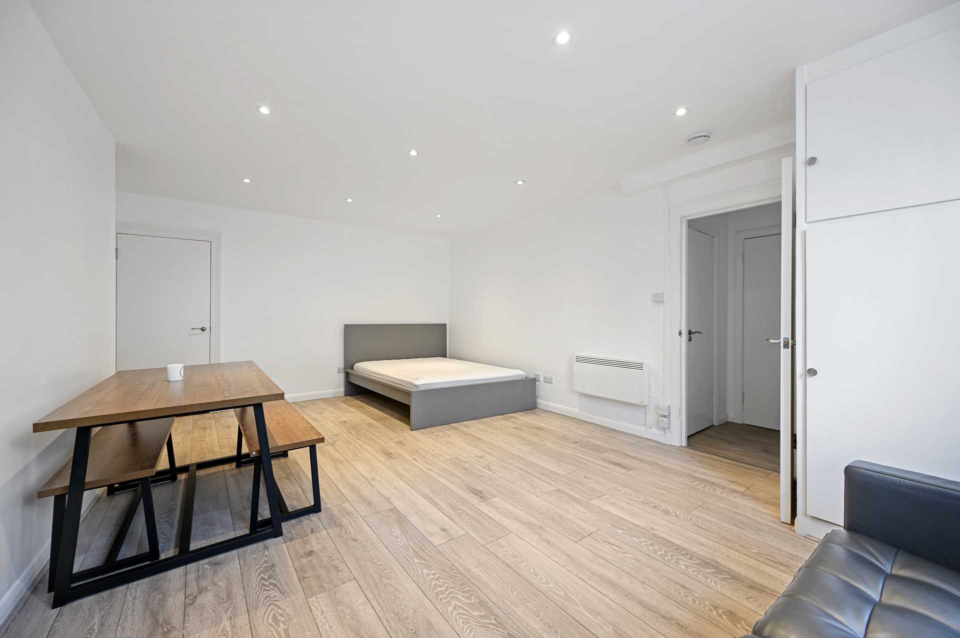 Sinclair Gardens, Brook Green W14 0AT, Image 2