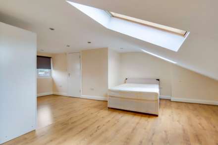 Uxbridge Road, Shepherds Bush, London W12 7JD, Image 2