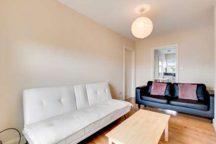 Uxbridge Road, Shepherds Bush, London W12 7JD, Image 5