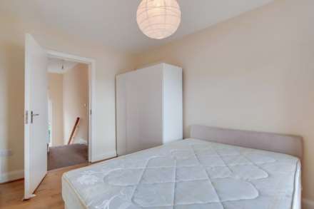 Uxbridge Road, Shepherds Bush, London W12 7JD, Image 8