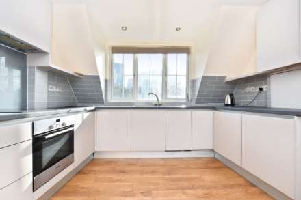 2 Bedroom Flat, Caledonian Road, Kings Cross, N1 9DT