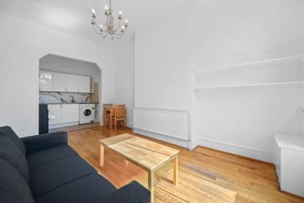 2 Bedroom Flat, Uxbridge Road, Shepherds Bush, W12 8AA