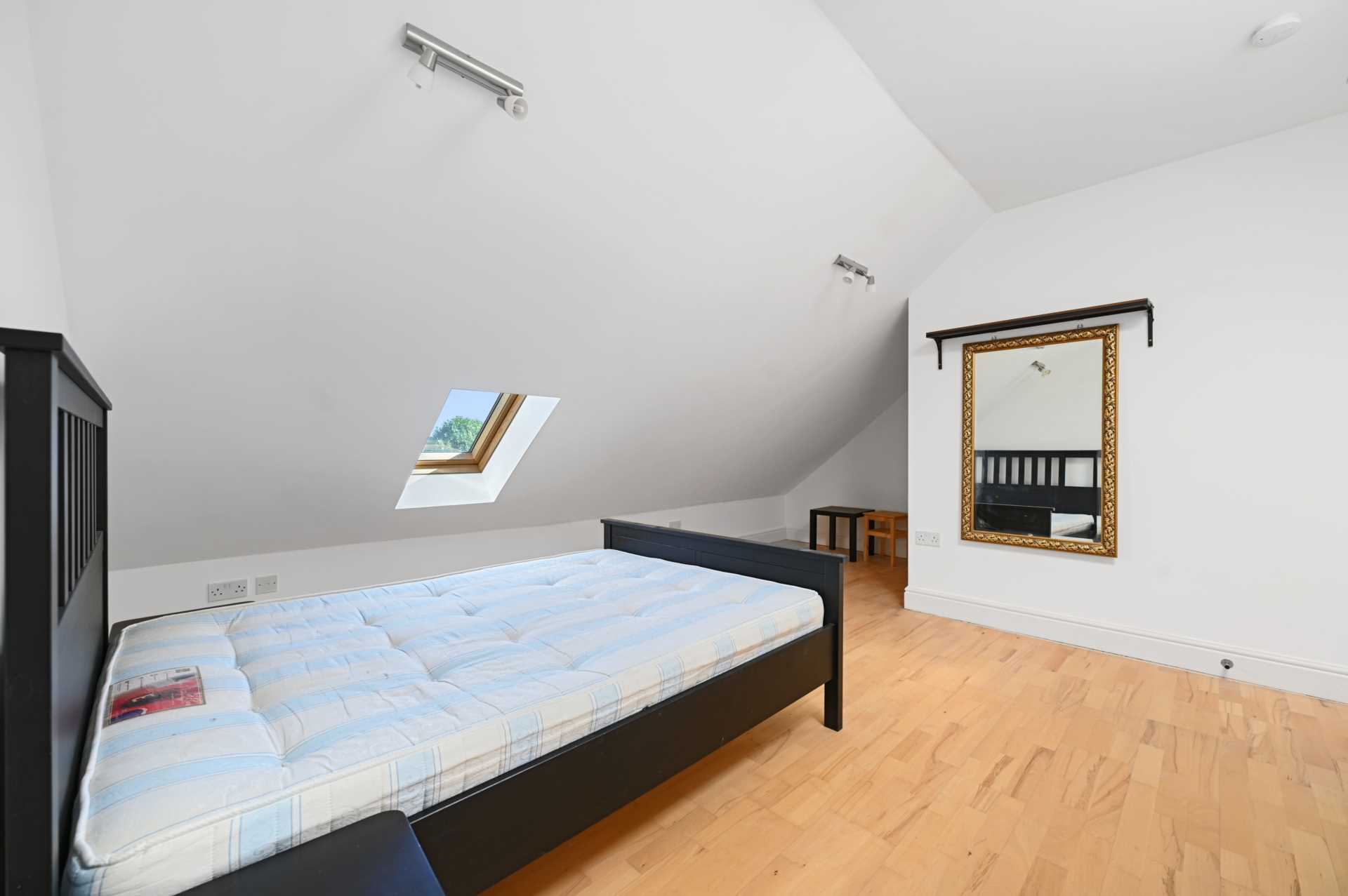 Ormiston Grove, Shepherds Bush, London W12 0JT, Image 9