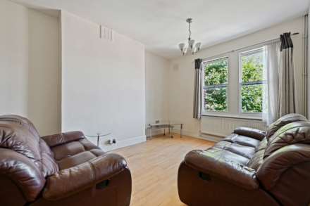 Ormiston Grove, Shepherds Bush, London W12 0JT, Image 3