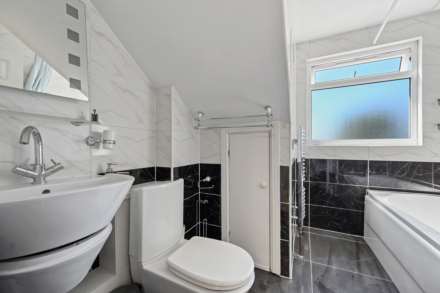Ormiston Grove, Shepherds Bush, London W12 0JT, Image 4