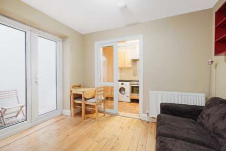 Batoum Gardens, Hammersmith, London W6 7QB, Image 2