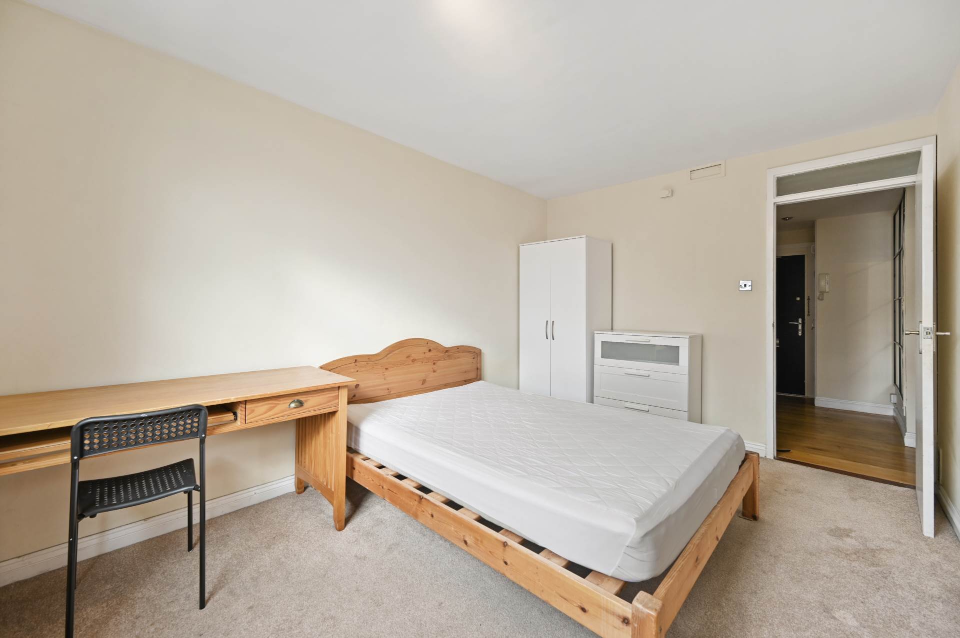 Shepherds Bush Green, Shepherds Bush W12 8PL, Image 5