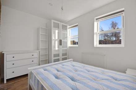 2 Bedroom Flat, Batoum Gardens, Hammersmith, W6 7QB
