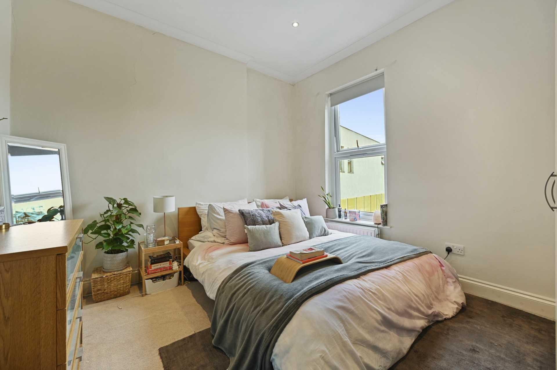 Uxbridge Road, Shepherds Bush, London W12 7JA, Image 7