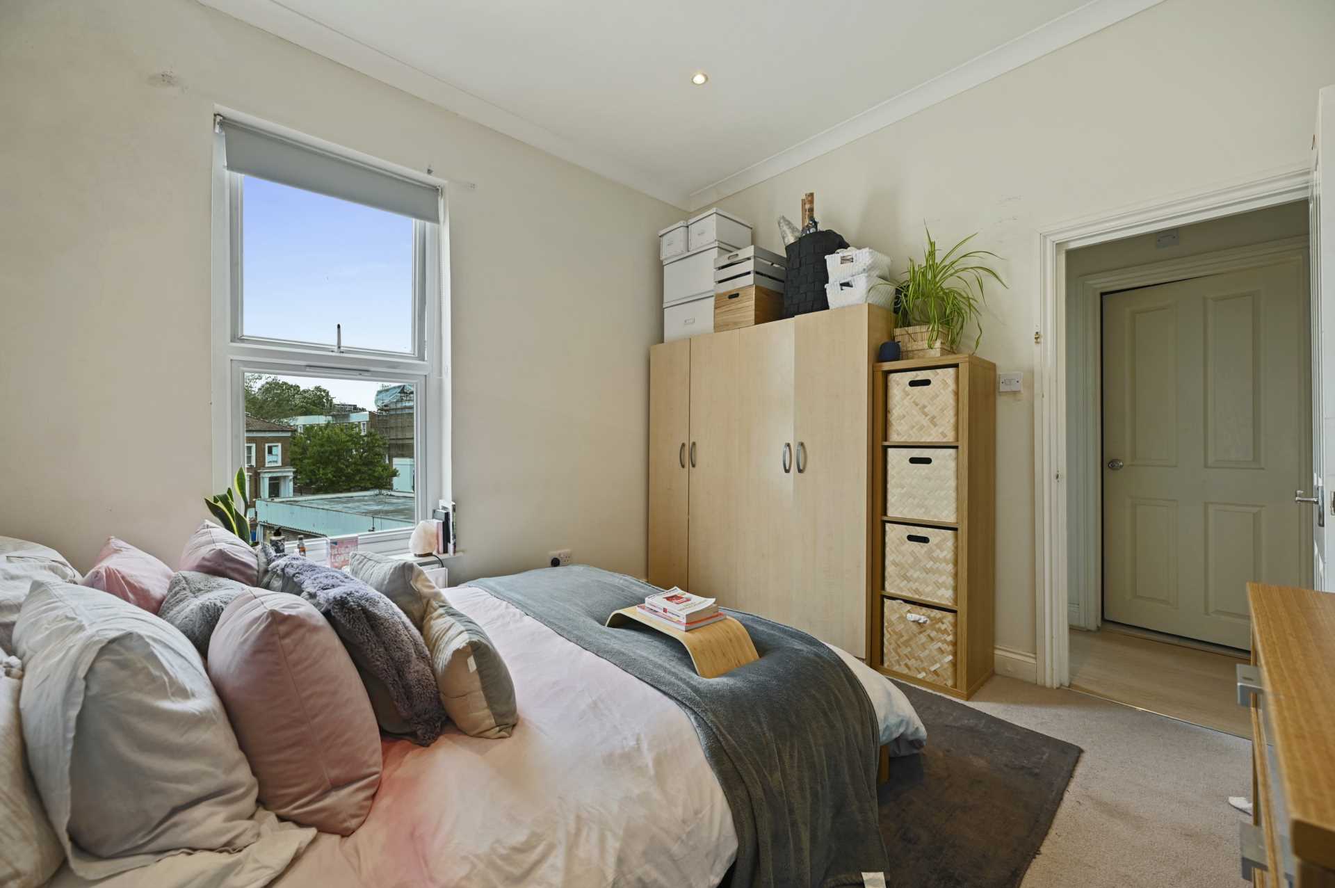 Uxbridge Road, Shepherds Bush, London W12 7JA, Image 8