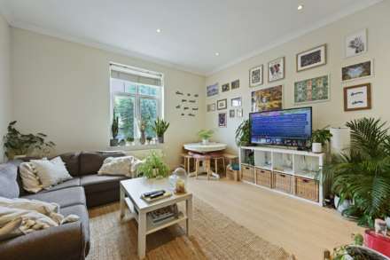Uxbridge Road, Shepherds Bush, London W12 7JA, Image 1