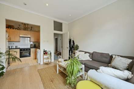 Uxbridge Road, Shepherds Bush, London W12 7JA, Image 3