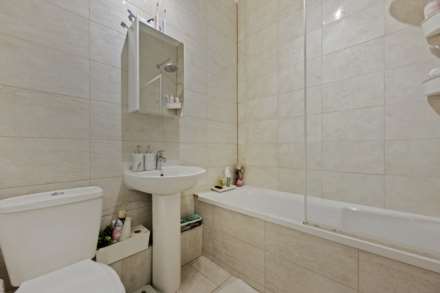 Uxbridge Road, Shepherds Bush, London W12 7JA, Image 9