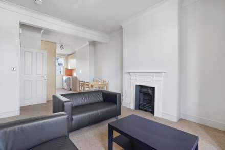 3 Bedroom Apartment, Hetley Road, Shepherds Bush, London W12 8BB