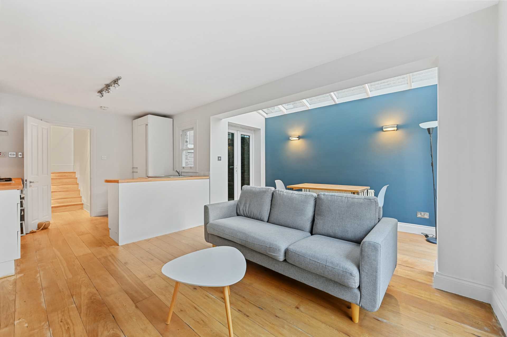 Oaklands Grove, Shepherds Bush, London W12 0JA, Image 1